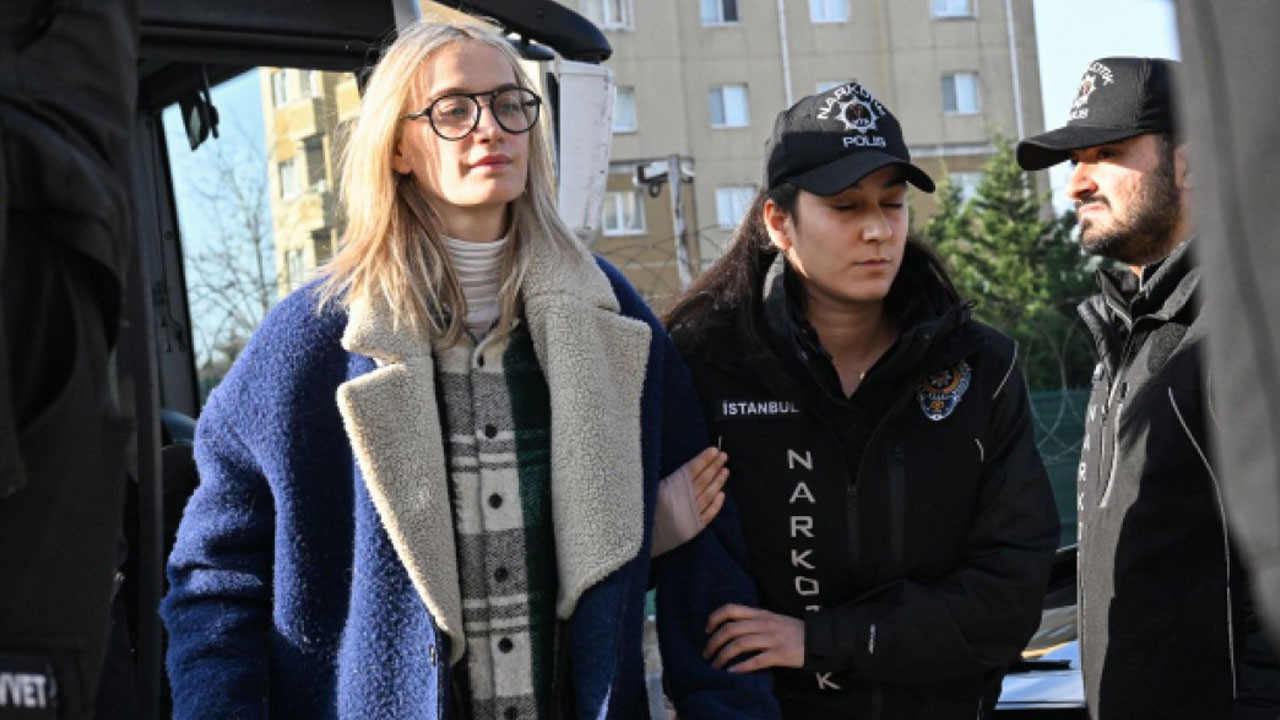 Aleyna'nın da yoldan geçerken ciğerine kaçmıştı! Manken Didem Soydan'ın uyuşturucu savunması güldürdü