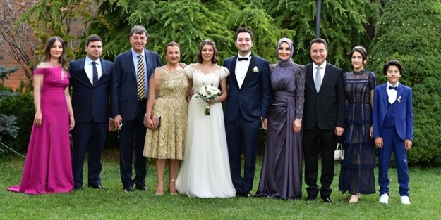 Ali Babacan oğlunu everdi!