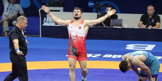 Ali Cengiz altın madalya kazandı