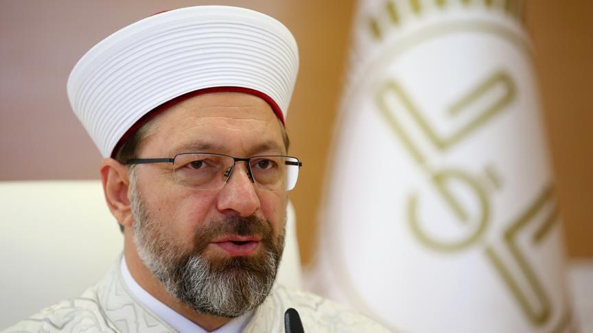 Ali Erbaş: Dili bir ayete dahi dönmeyenler, gençleri yanlış din algısına çekiyor