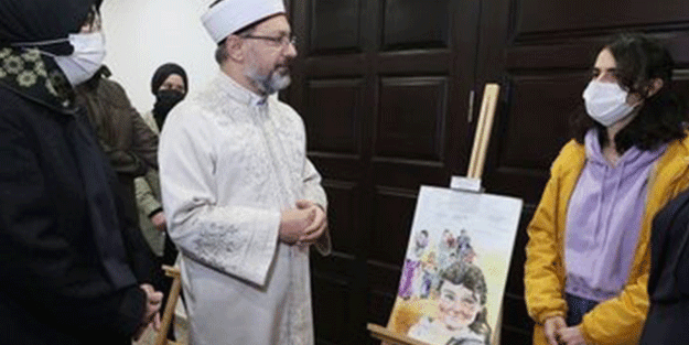 Ali Erbaş’tan dereceye giren öğrencilere ödül