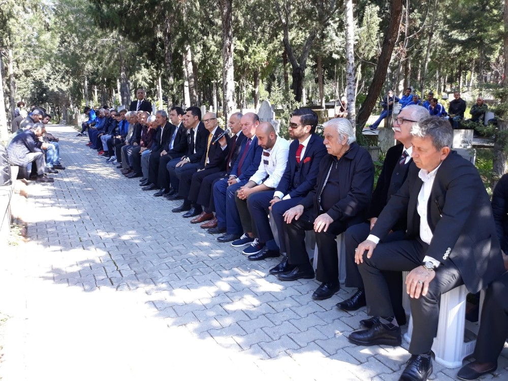 Ali Hoşfikirer, mezarı başında anıldı 