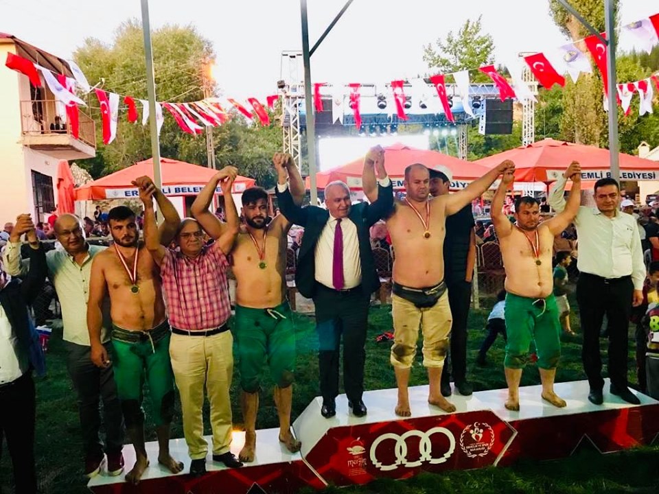 Ali İhsan Ariç Mersin’de başpehlivan oldu 