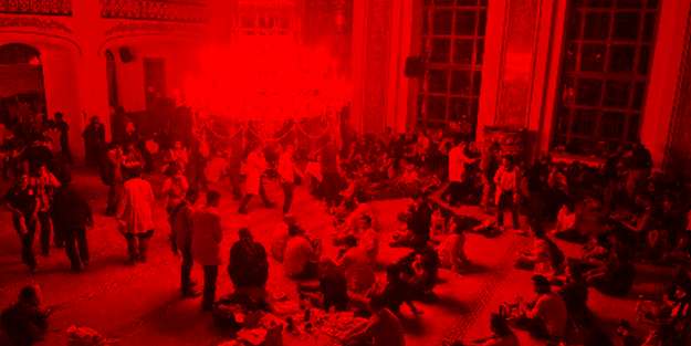 Ali İhsan Karahasanoğlu, "Cami içine, ayakkabılarla girilmiş" dedi ve o muhafazakar partililere seslendi: Yazıklar olsun size