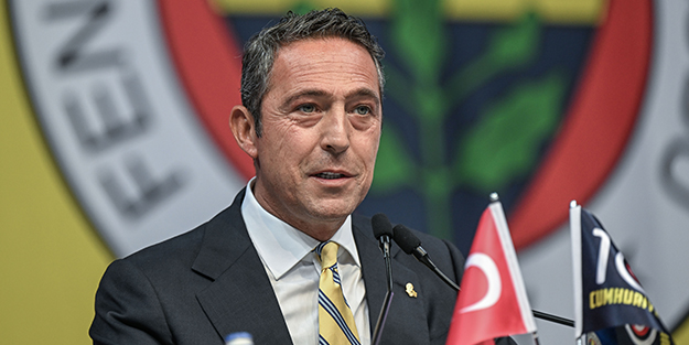 Ali Koç da beton işine girdi! Şampiyon yapamadı heykel yapıyor