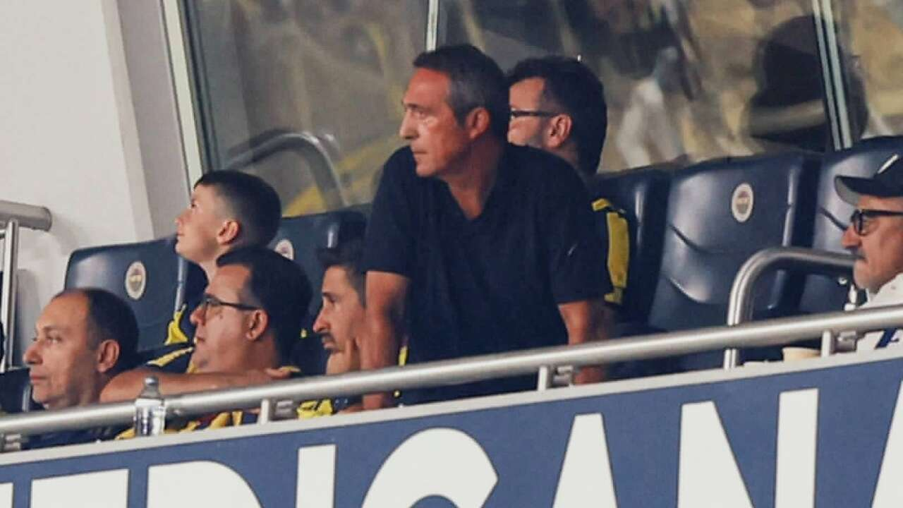 Ali Ko&ccedil; Fenerbah&ccedil;e ma&ccedil;ını trib&uuml;nden izledi