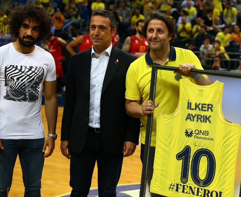 Ali Koç’tan İlker Ayrık’a teşekkür hediyesi 