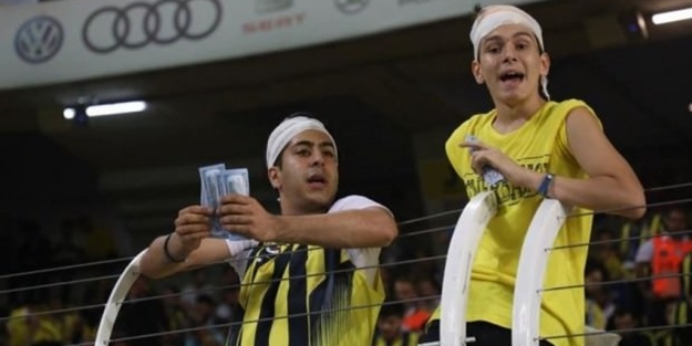 Ali Koç'un uyarılarına rağmen Fenerbahçe taraftarları maça böyle geldi