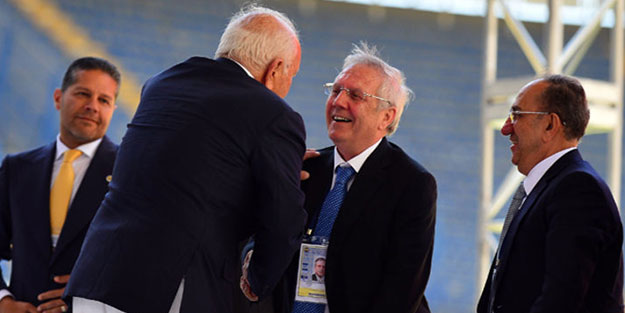 Ali Şen sahneye çıktı ve ''Aziz Yıldırım'ın da gönlünden...''