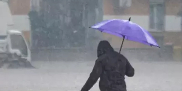 Bakan Yerlikaya uyardı: Aşırı yağış geliyor! Hava durumu tahmini değişti... Tüm Türkiye'yi esir alacak