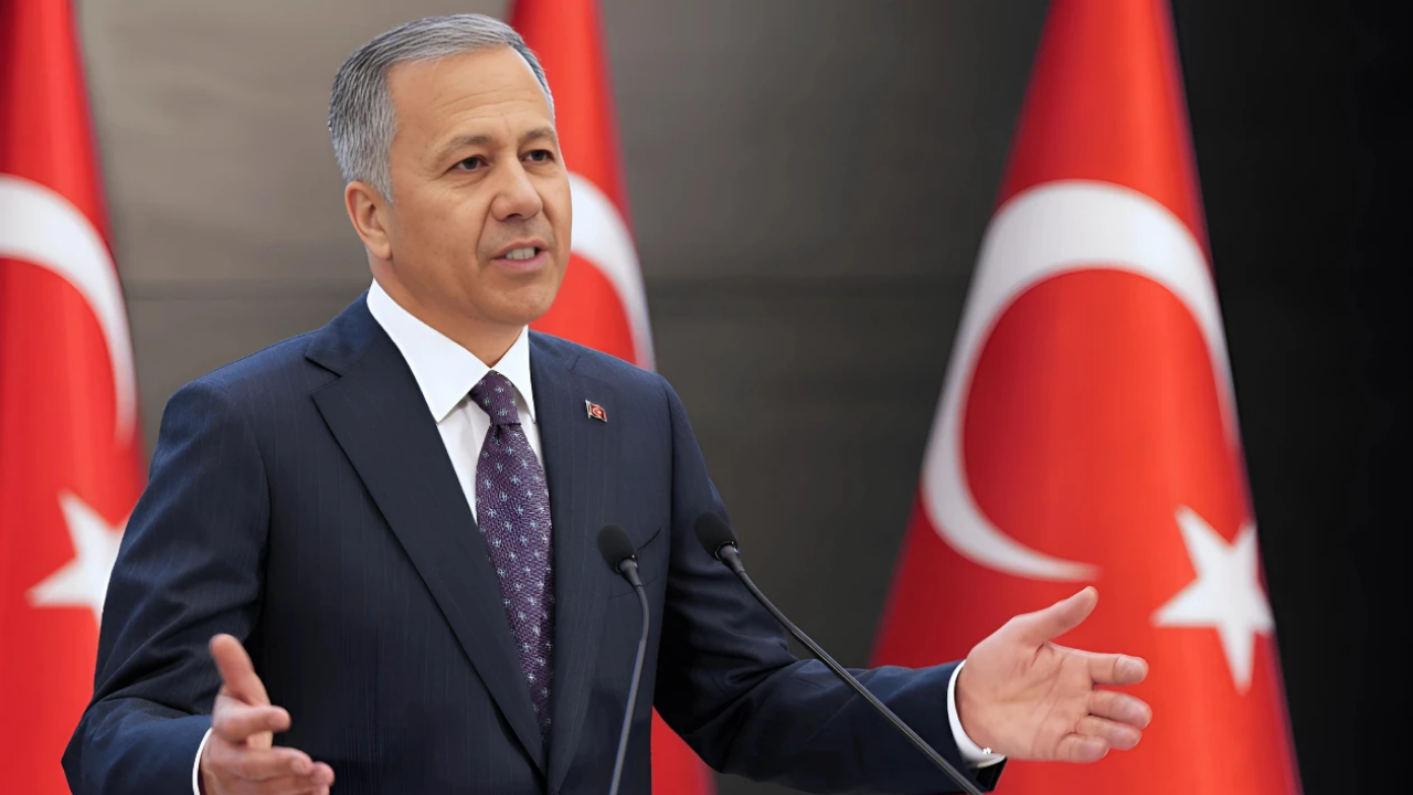 Ali Yerlikaya duyurdu! Dolar sahtekarlarına ağır darbe