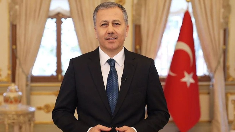 Ali Yerlikaya, o rezillerin ayarını bozdu! Öyle bir şey yaptı ki, çok fena tongaya düştüler