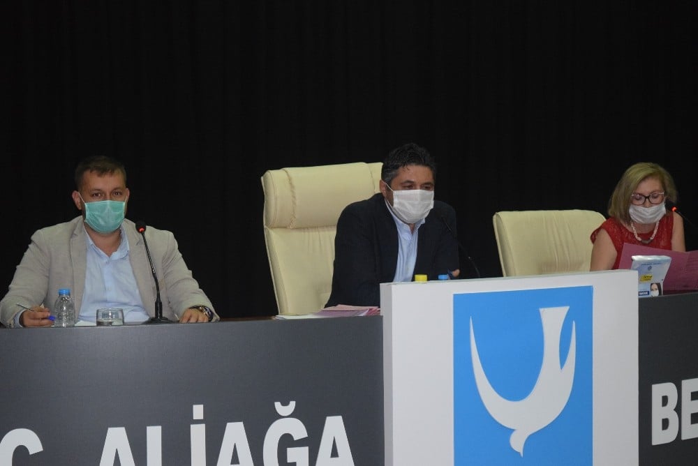 Aliağa Belediye Meclisi iki aylık aradan sonra yeniden toplandı 