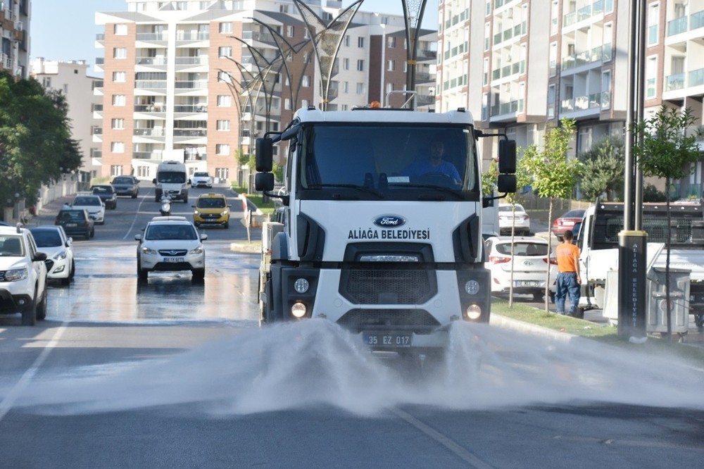 Aliağa Belediyesinden bayram temizliği 