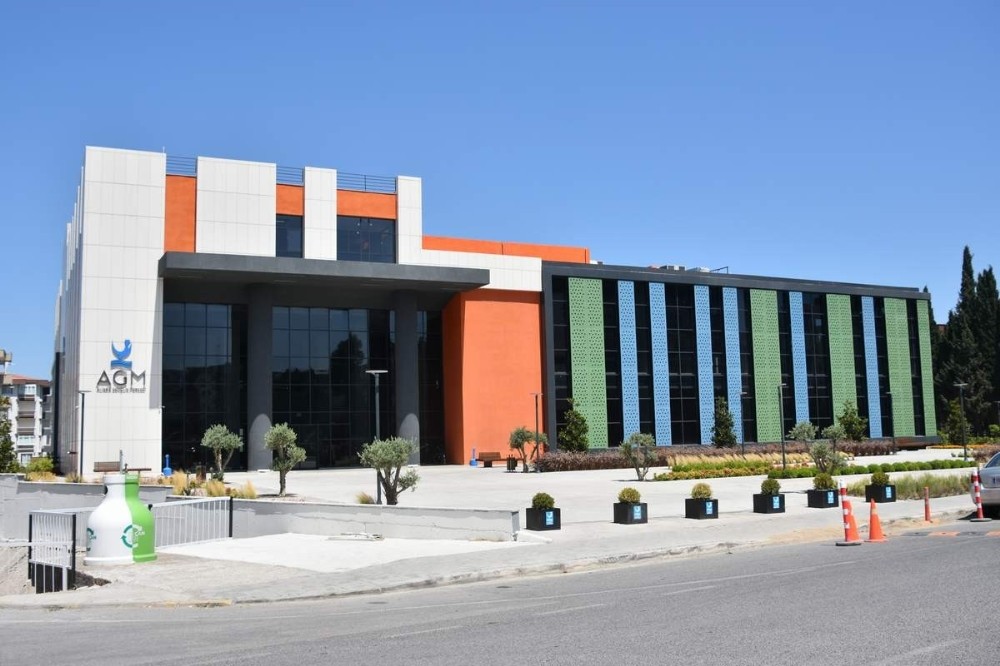 Aliağa Gençlik Merkezinde bu hafta iki film beyaz perdede 