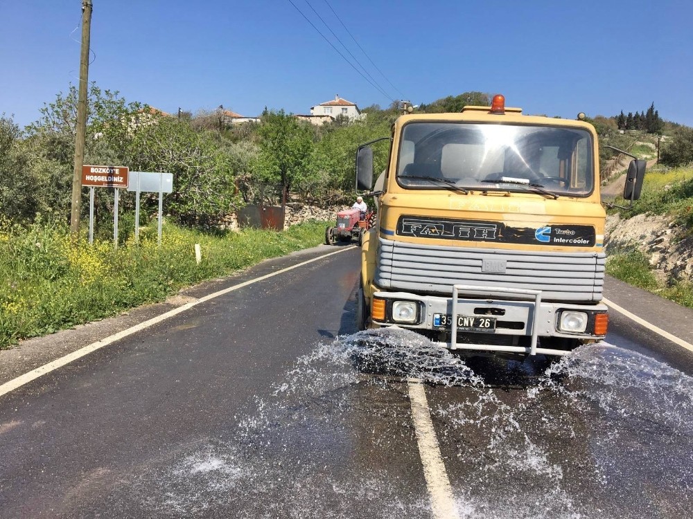 Aliağa köşe bucak dezenfekte ediliyor 