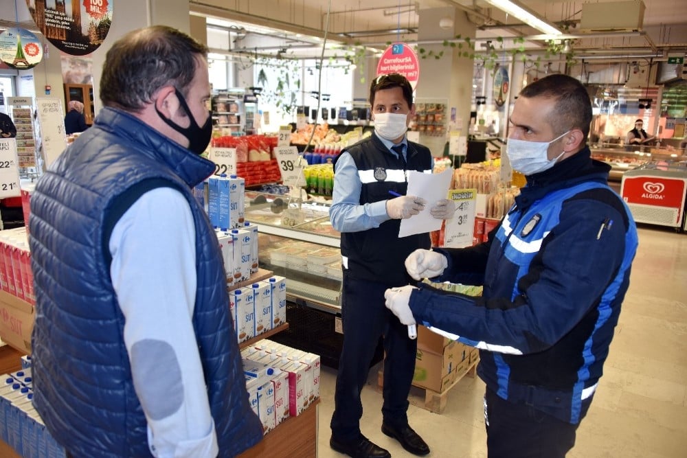 Aliağa zabıtası market denetimlerini sürdürüyor 