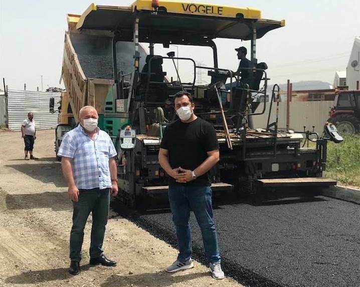 Aliağa’da asfalt çalışmaları devam ediyor 
