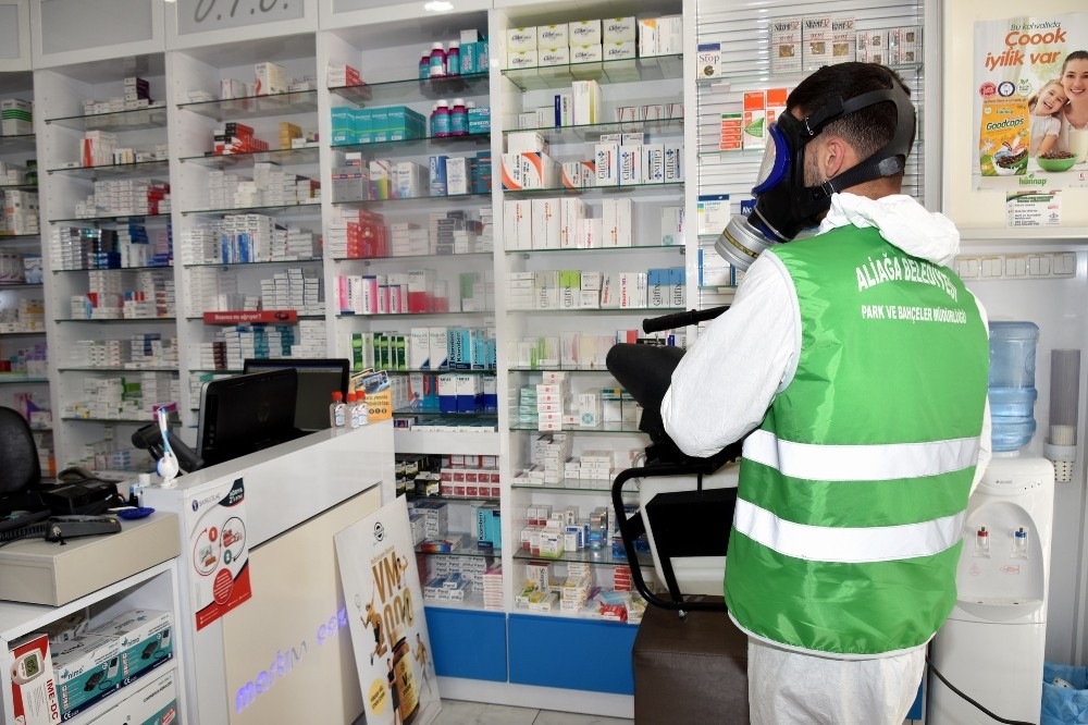 Aliağa’da eczanelere dezenfekte 