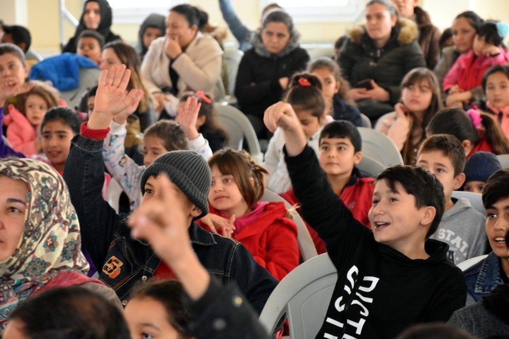 Aliağa’da eğlenceli tatil başladı 