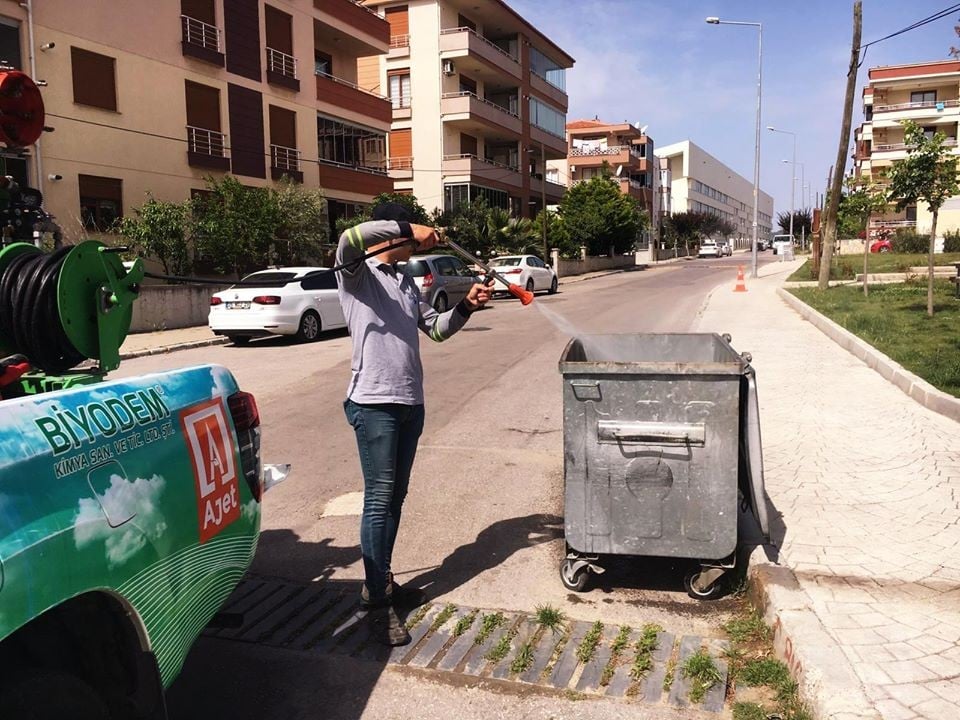 Aliağa’da haşere ve sinekle mücadele 
