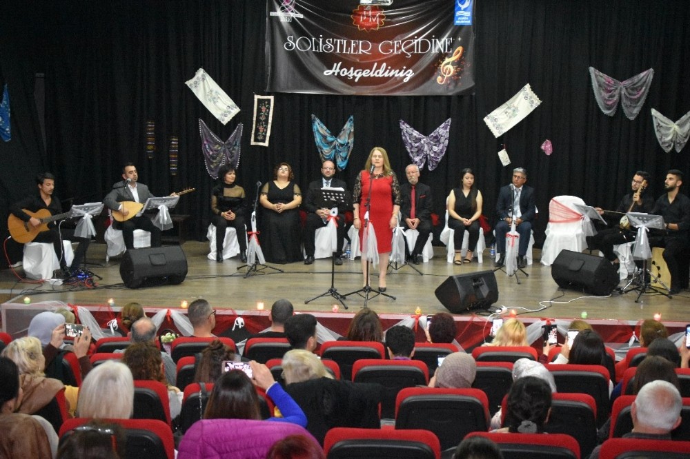 Aliağa’da türkü şöleni 