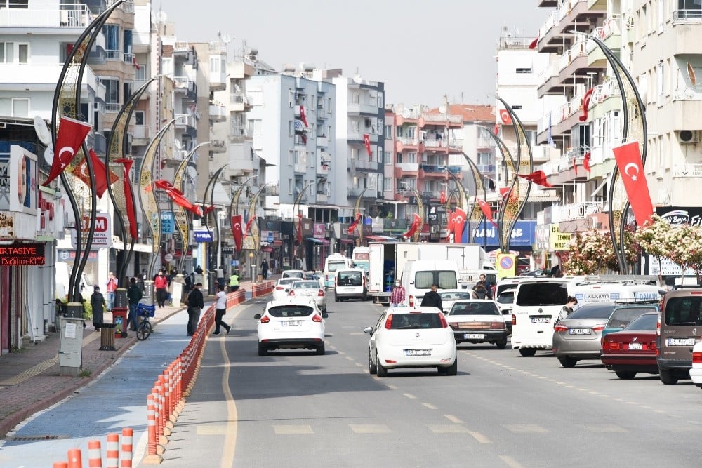 Aliağalılar, 23 Nisan coşkusunu balkonlarında yaşayacak 
