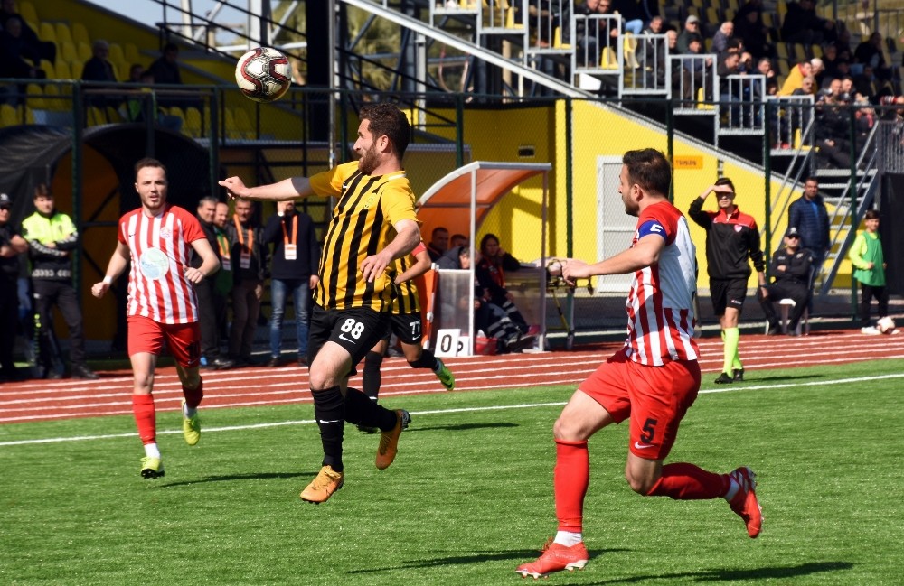 Aliağaspor FK 3 puanı 4 golle aldı 