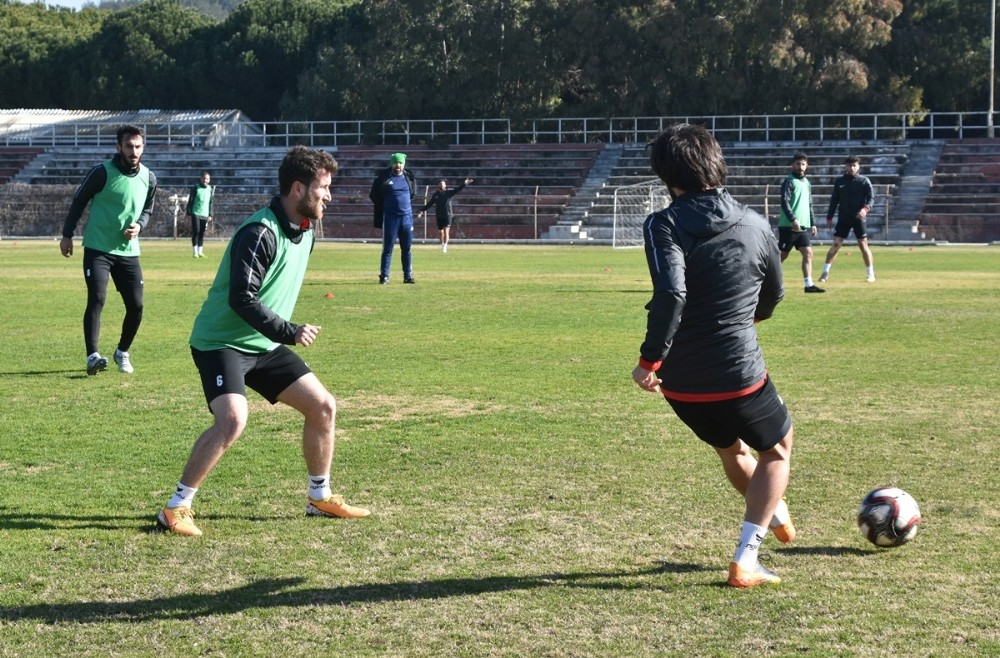 Aliağaspor FK, Ayvalıkgücü Belediye Spor’a konuk olacak 