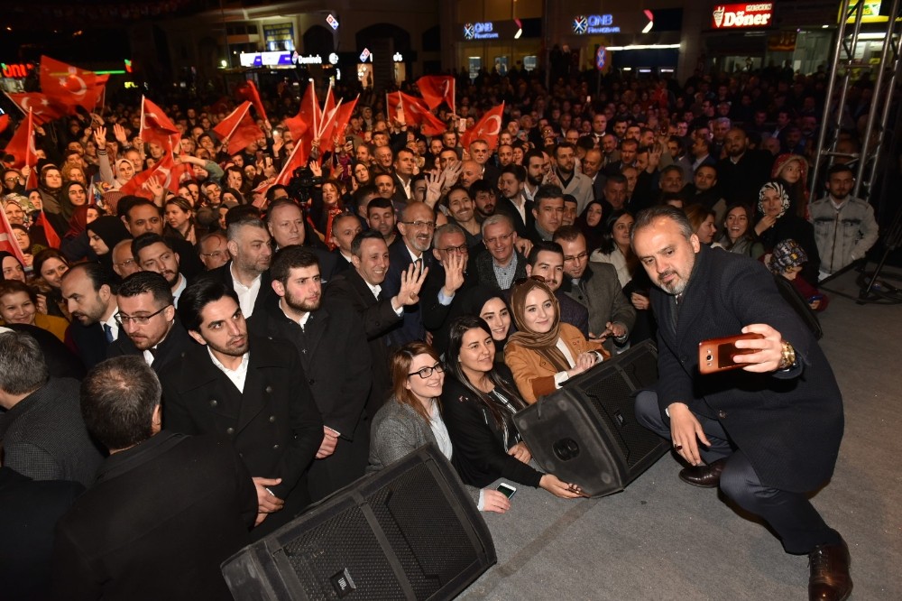Alinur Aktaş’tan Yıldırım ve İnegöl’de gövde gösterisi 