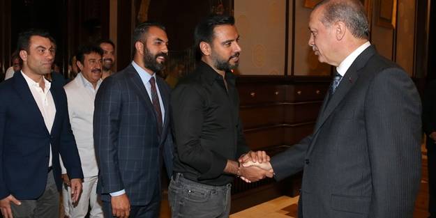 Alişan'a 'Yandaş mısın?' diye sordular! Bakın ne cevap verdi