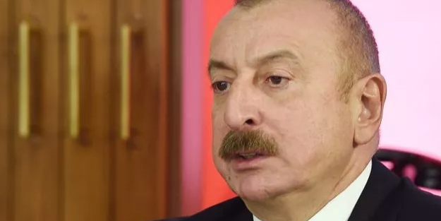 Aliyev'den Macron'a: Tüm sorumluluk Ermenistan'a ait