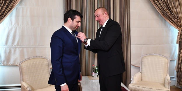 Aliyev'den Selçuk Bayraktar'a madalya
