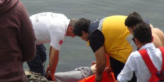 Alkol alıp denize atladı, balıkçılar kurtardı