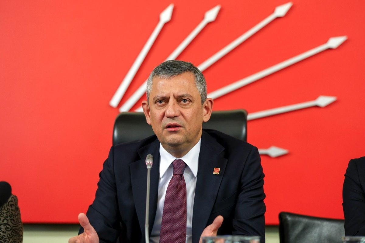 Alkol illeti yine yaptı yapacağını! Özgür Özel’in en büyük vaadi ocak söndürdü