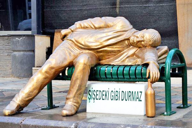 Alkol, şişede durduğu gibi durmadı: Eğlence(!) mekanında ‘silahlı kavga’ çıktı