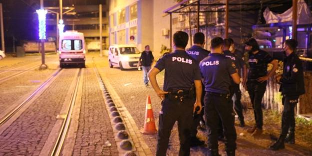 Alkoliklerden rezillik! 'İdrar' kavgasında silahlar çekildi
