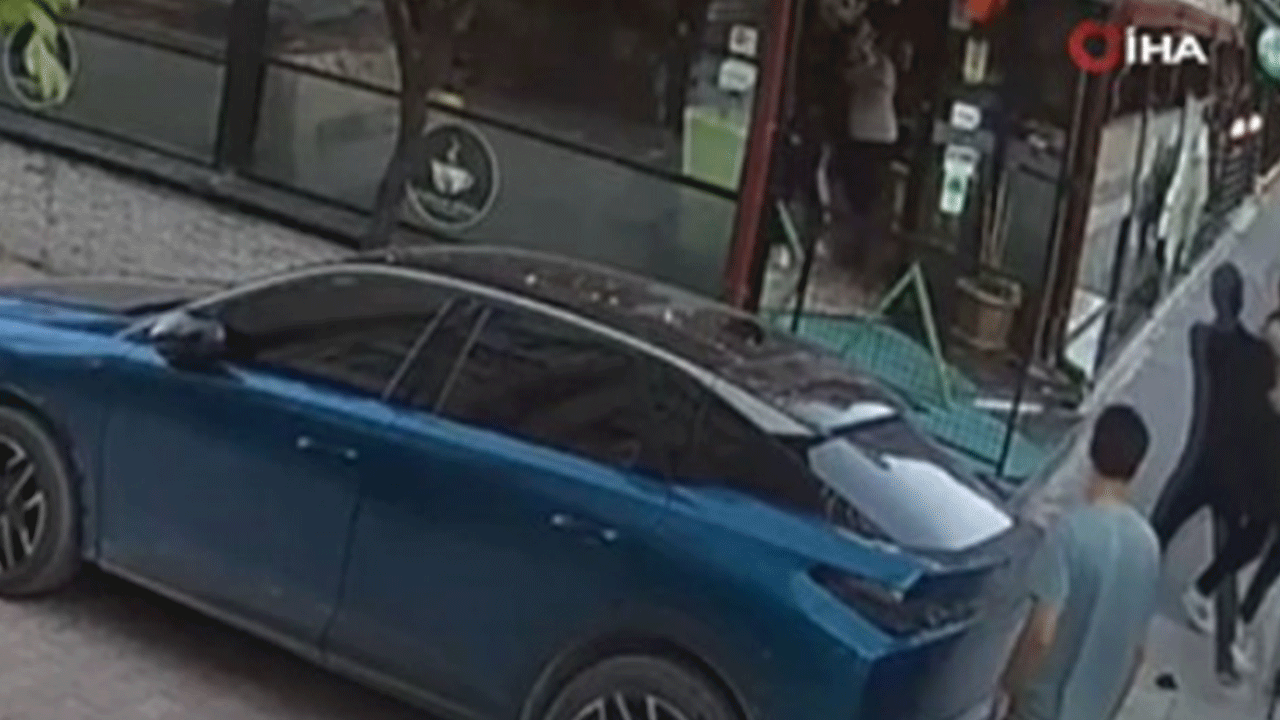 Alkollü müşteri cafede çalışanlara saldırdı!