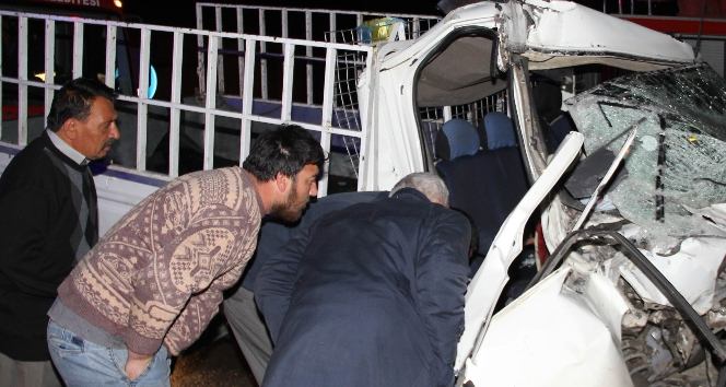 Alkollü sürücü ölüme sürdü: 1’i bebek 2 ölü