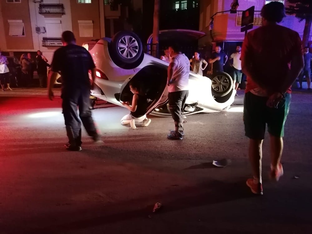 Alkollü sürücü park halindeki araca çarpıp takla attı: 1 yaralı 
