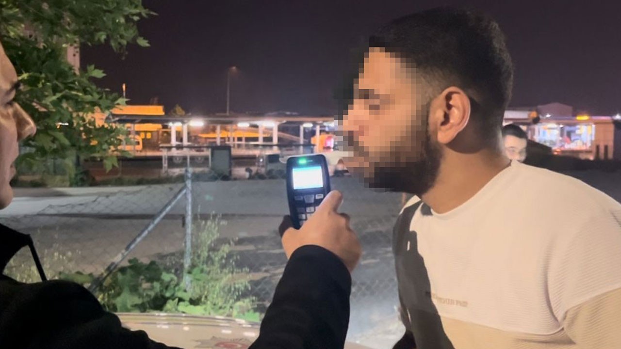 Alkollü sürücünün planı tutmadı! Uygulamayı görünce çorbacıya kaçtı