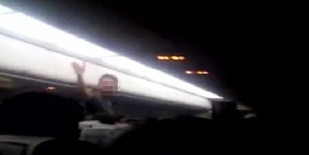 Alkollü yolcu uçağı birbirine kattı