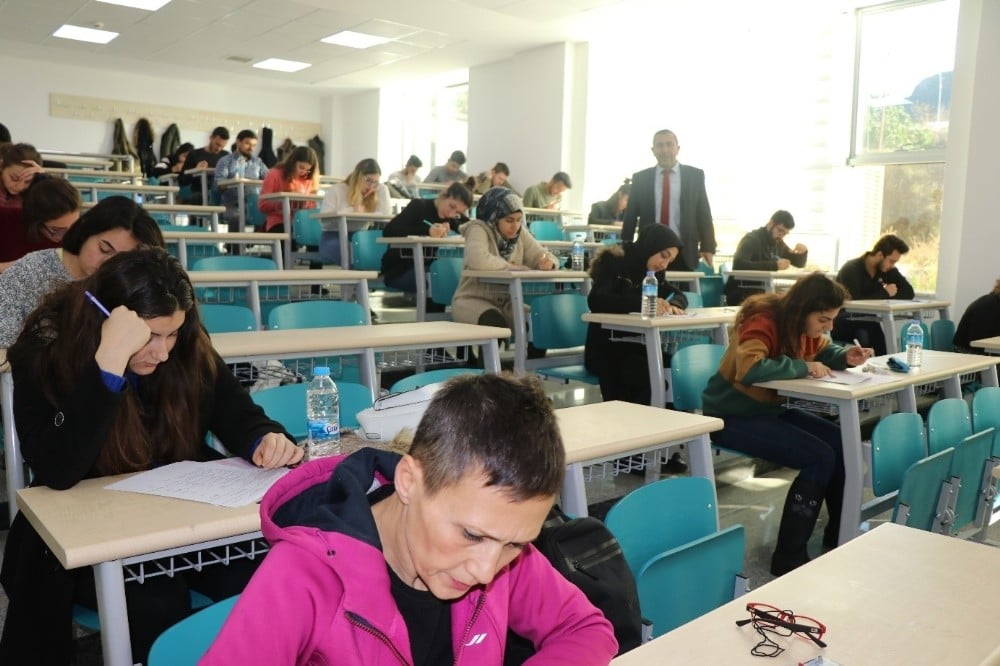 ALKÜ’de Yabancı dil yeterlilik sınavı yapıldı 