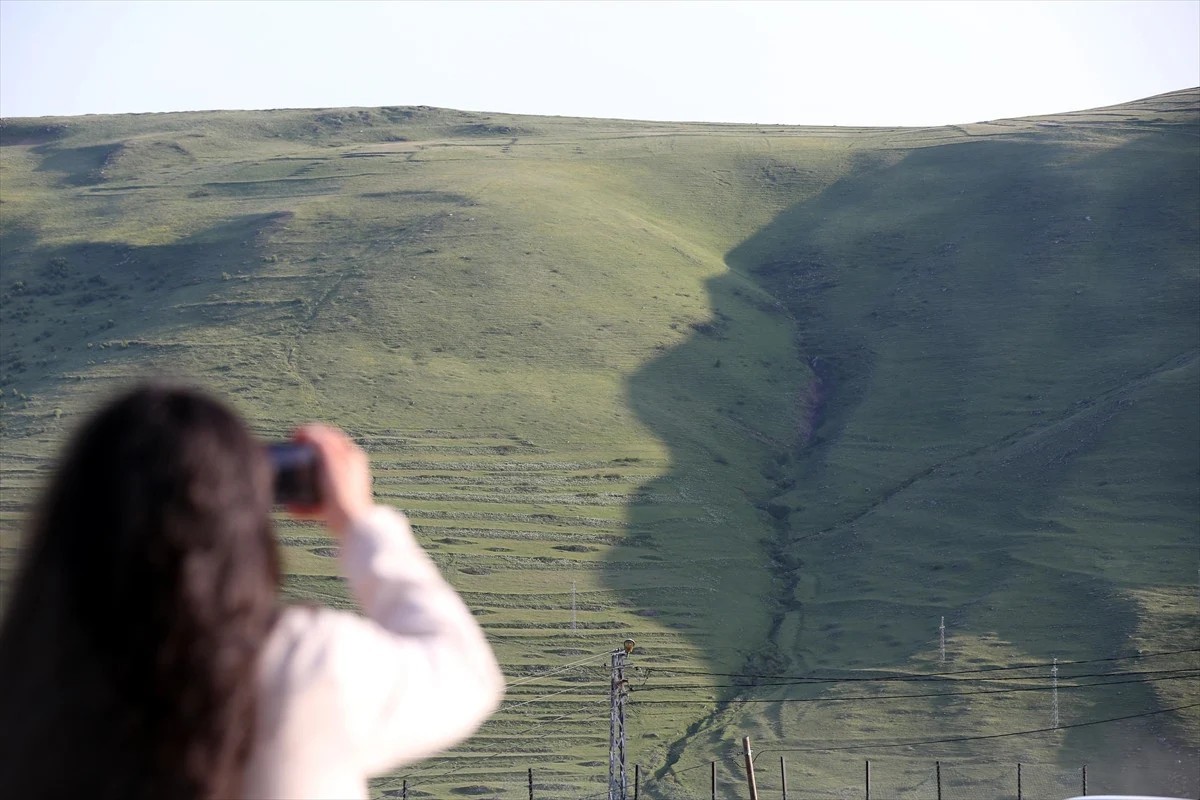 Allah akıl fikir versin! Müslümanlar Mekke’ye, Kemalistler Ardahan’a