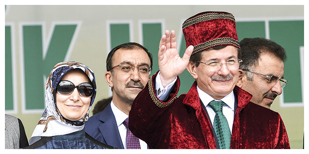 Allah bizi haramdan uzak eylesin