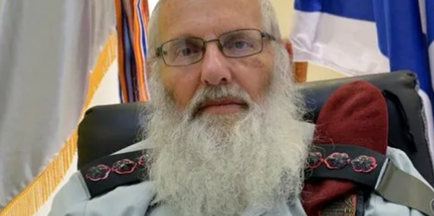 Allah (cc) seni kahhar sıfatıyla kahretsin inşallah be adam! Dünya bu edepsizliğe niye kör...