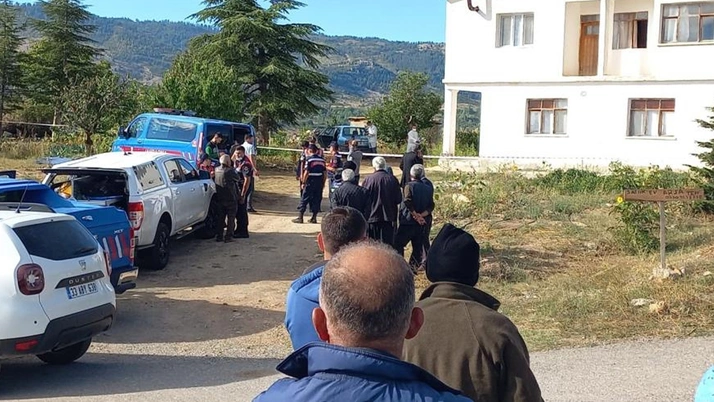 Allah senin evlat gibi bin belanı versin! Vay namussuz vay