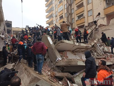 Allah sizi kahretsin! İnsanlar enkaz altındayken bunu yaptılar
