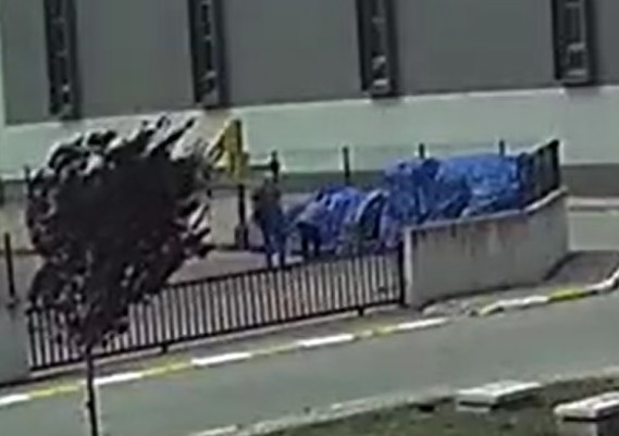 Allah sizin belanızı versin! Sizde gram akıl yok mu yahu?