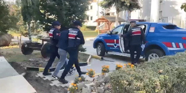 Allah'tan korkmaz kuldan utanmaz! Minibüste rezillik